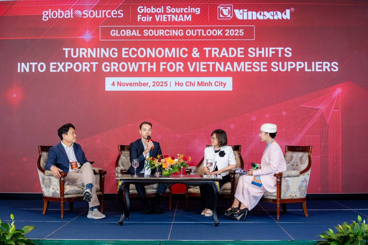 Doanh nghiệp Việt tìm đòn bẩy tăng trưởng xuất khẩu trong biến động thương mại toàn cầu