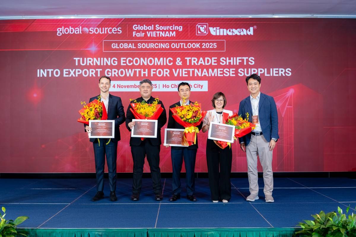 Doanh nghiệp Việt tìm đòn bẩy tăng trưởng xuất khẩu trong biến động thương mại toàn cầu