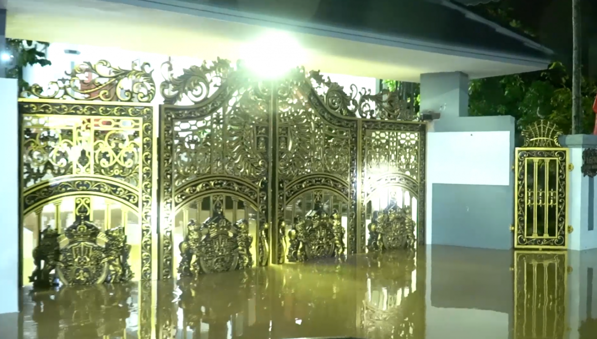 Quảng Trị: Huy động 250 cán bộ, chiến sỹ công an, quân đội di dời hơn 100 hộ dân ở xã Cam Lộ bị ngập lụt