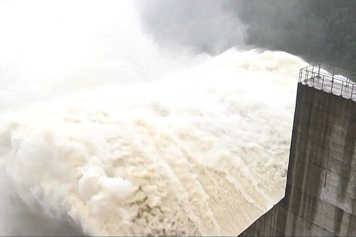 Đà Nẵng chỉ đạo 4 thủy điện lớn đồng loạt xả lũ để bảo vệ hạ du