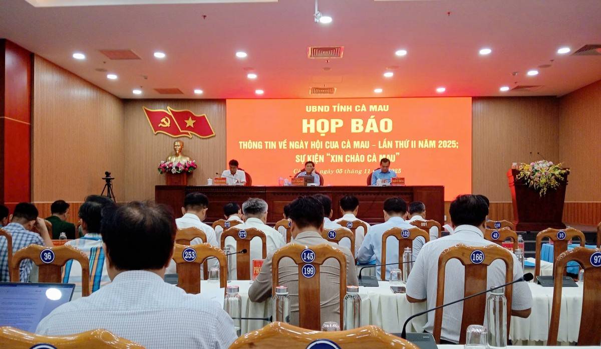 họp báo cung cấp thông tin về chuỗi sự kiện “Xin chào Cà Mau” và “Ngày hội Cua Cà Mau – Lần thứ II”