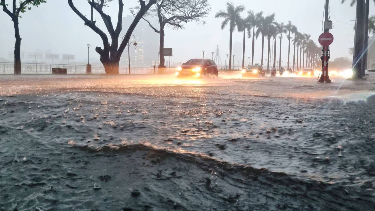 Mưa lớn kéo dài tại Đà Nẵng, nhiều nơi có thể vượt 300mm