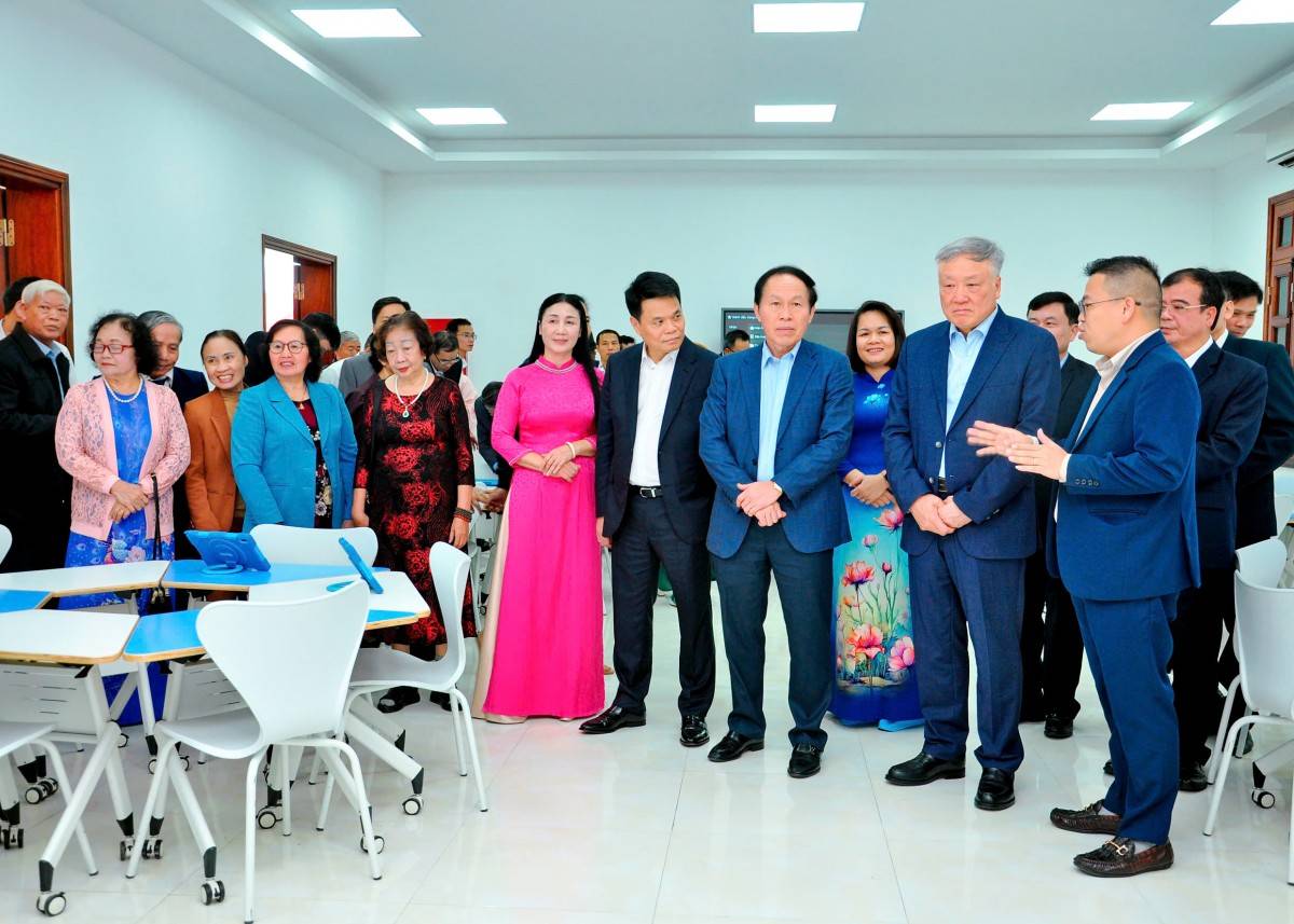 Phó Thủ tướng Thường trực Chính phủ Nguyễn Hòa Bình thăm Trường THPT Kiến An: Bồi đắp niềm tin, tiếp sức cho hành trình tri thức