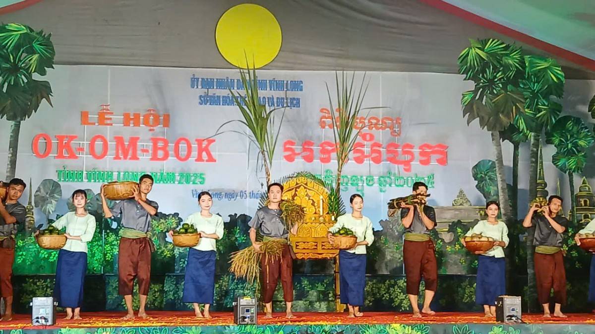 Rực rỡ đêm Lễ hội Ok Om Bok – Tỏa sáng bản sắc văn hóa dân tộc Khmer