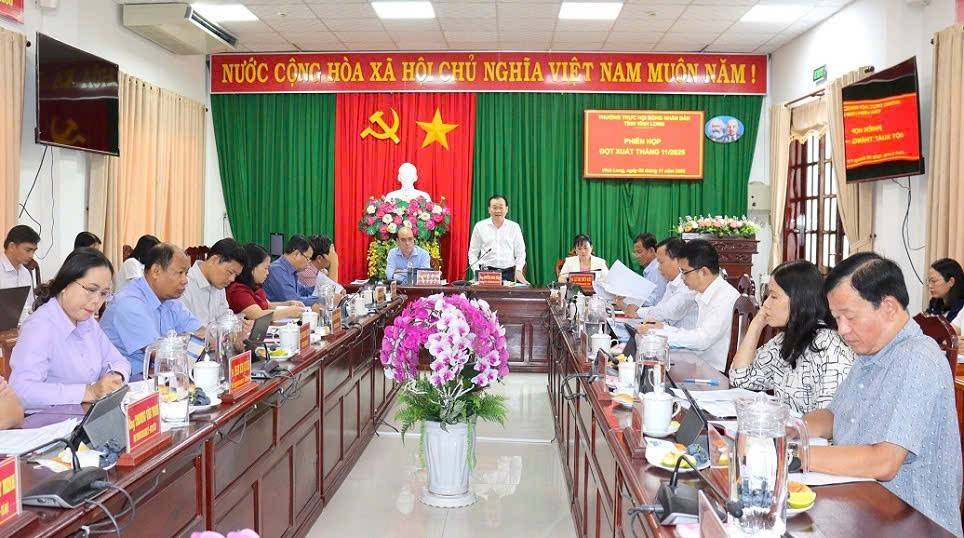 Quang cảnh phiên họp. Ảnh- CTTĐT Vĩnh Long