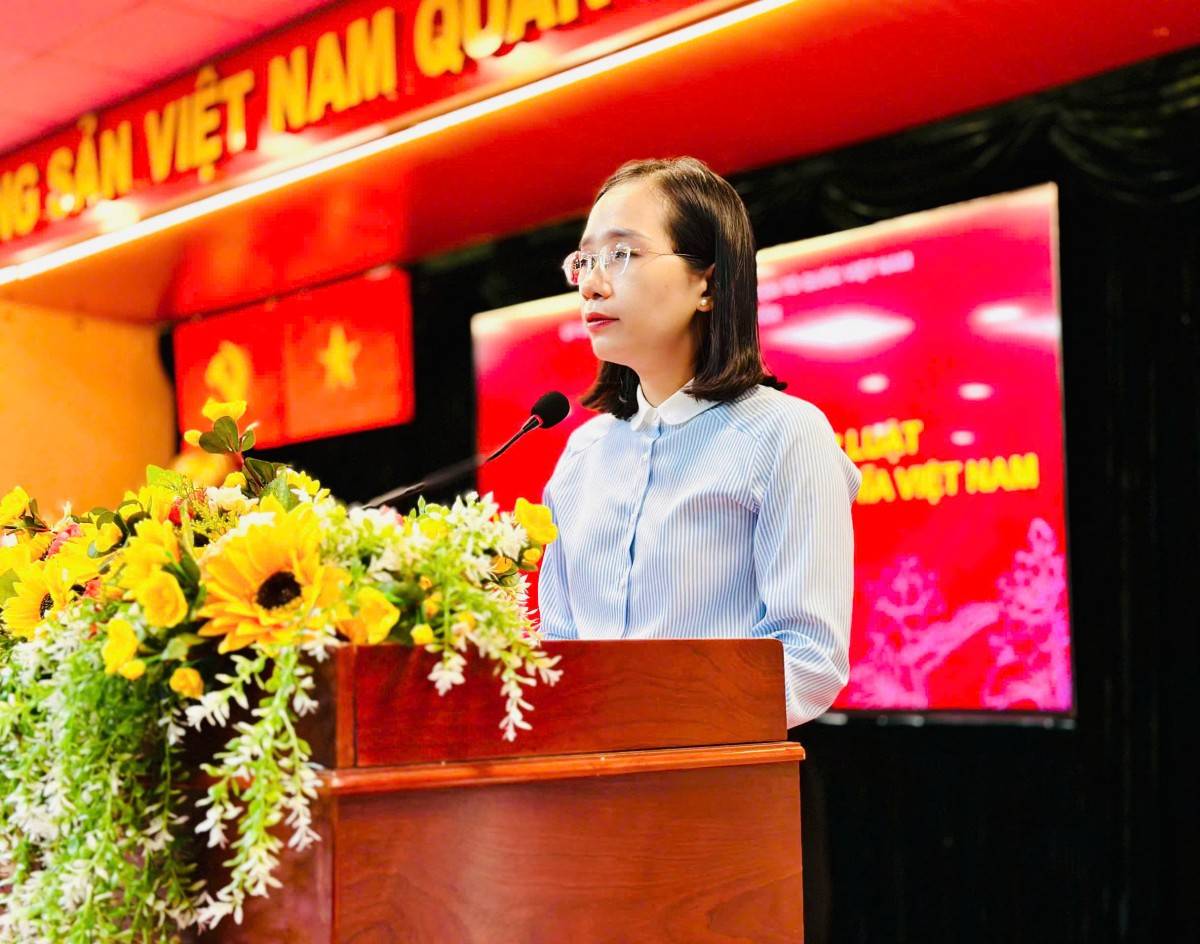 bà  Phạm Thị Tuyết Nga- Phó CTUBND phường 