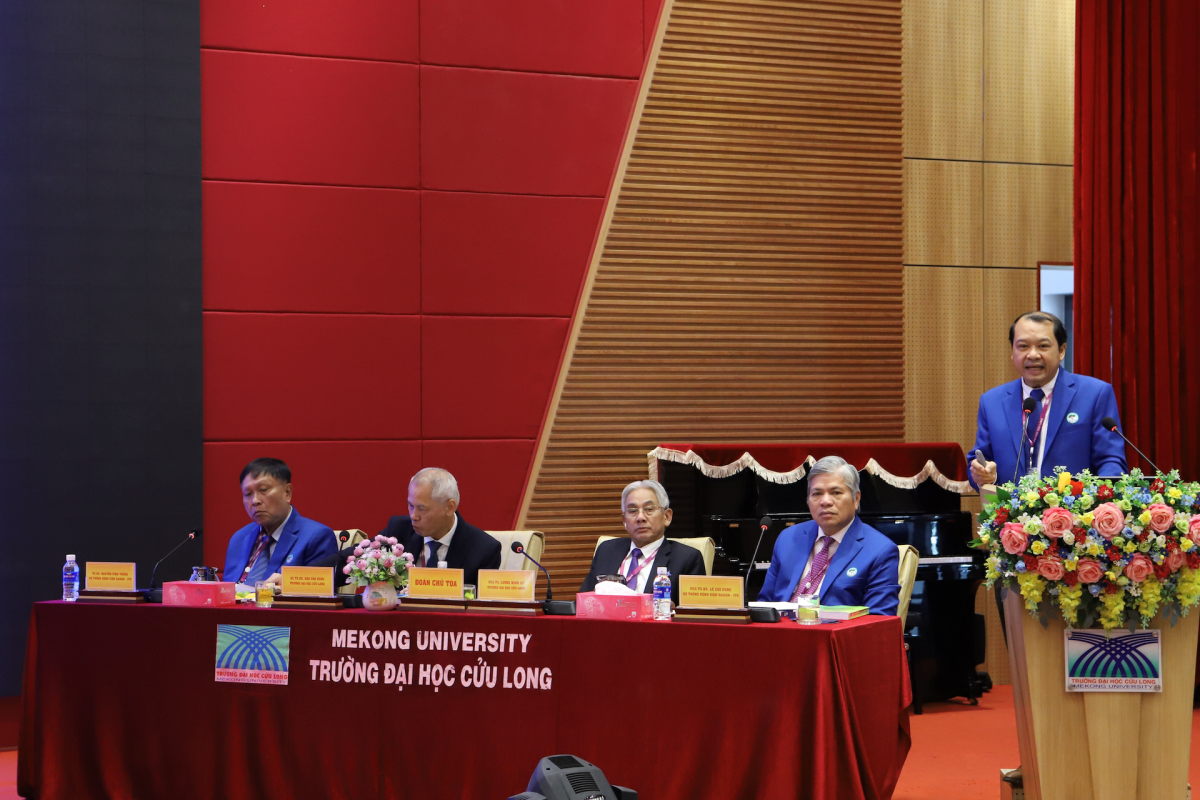 Hội thảo khoa học “ứng dụng kỹ thuật hiện đại trong điều trị bệnh cơ, xương, khớp”.