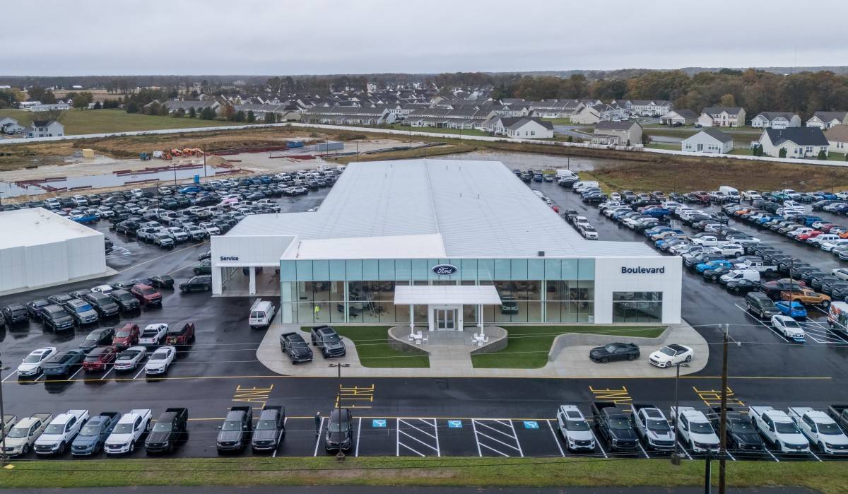 Ford Signature 2.0 – với thiết kế đem đến cho khách hàng sự kết hợp linh hoạt, liền mạch giữa các tuỳ chọn dịch vụ mua sắm trực tuyến và tại đại lý