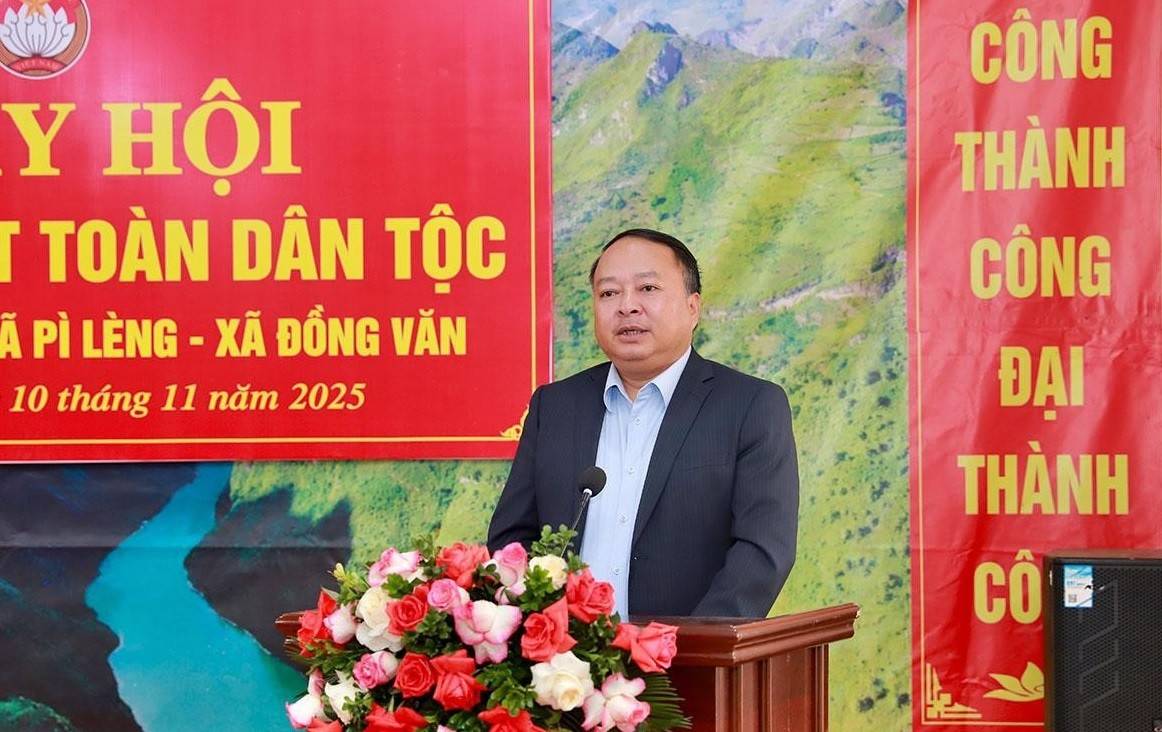 Chủ tịch UBND tỉnh Phan Huy Ngọc phát biểu tại Ngày hội.