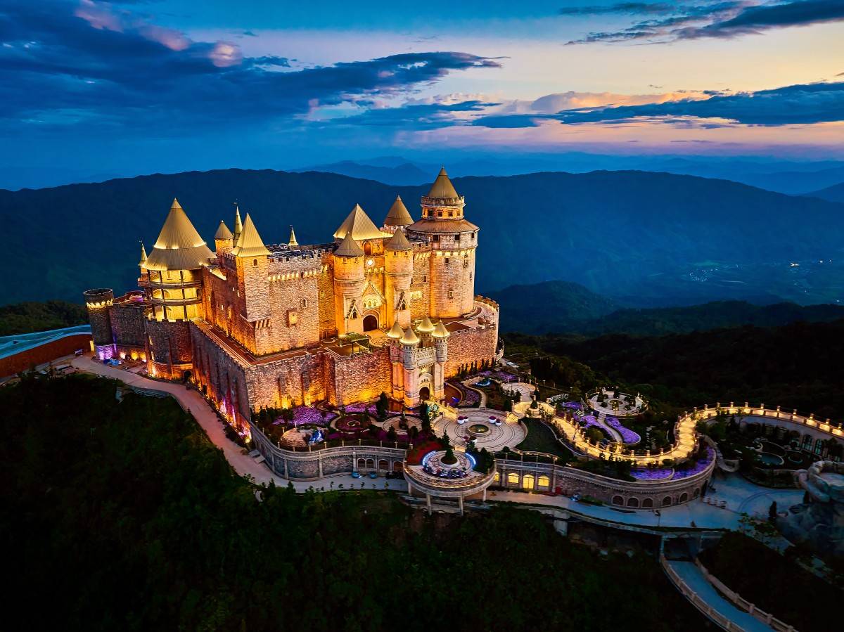 Không gian rộng lớn và hoành tráng của Lâu đài Mặt Trăng cũng là địa điểm lý tưởng cho các hoạt động, sự kiện của du lịch MICE