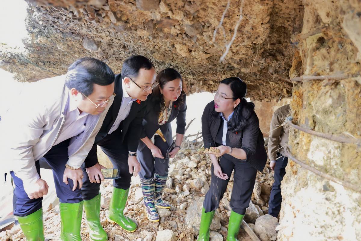 Cầu Sông Lô và yêu cầu siết chặt kỷ cương trong xây dựng