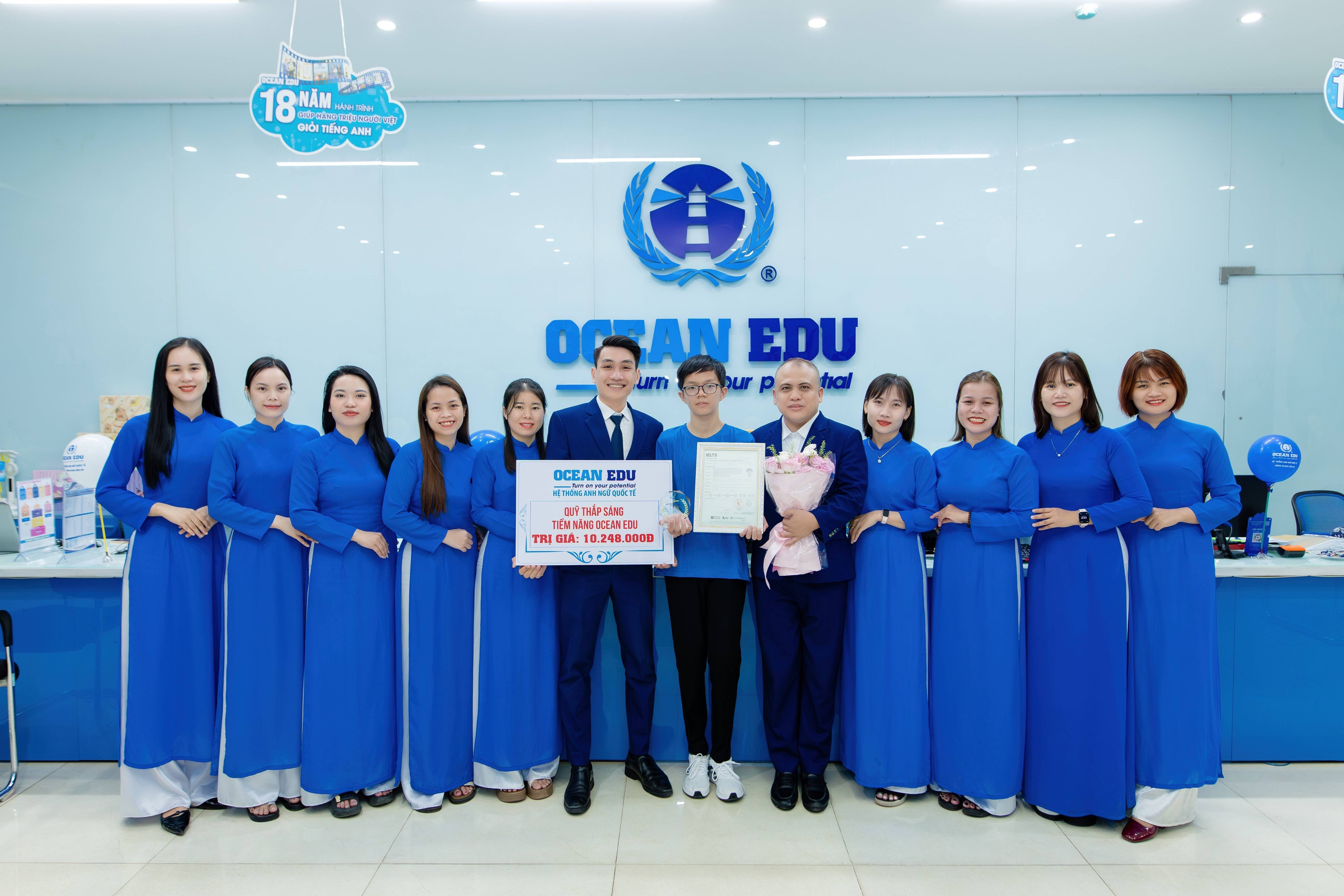 Học sinh 13 tuổi đạt 8.0 IELTS - Hành trình chinh phục đáng tự hào của cậu bé Quảng Trị