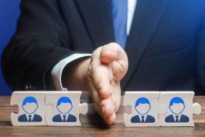 Tiếp tục rà soát để cắt giảm tối đa giấy phép kinh doanh