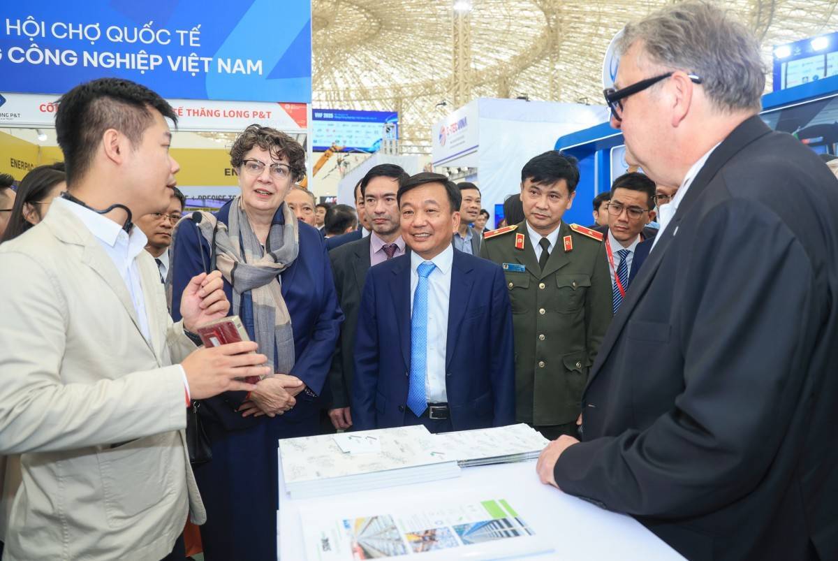 Thứ trưởng Bộ Xây dựng Nguyễn Danh Huy: Phát triển đường sắt là căn cơ chống ùn tắc đô thị