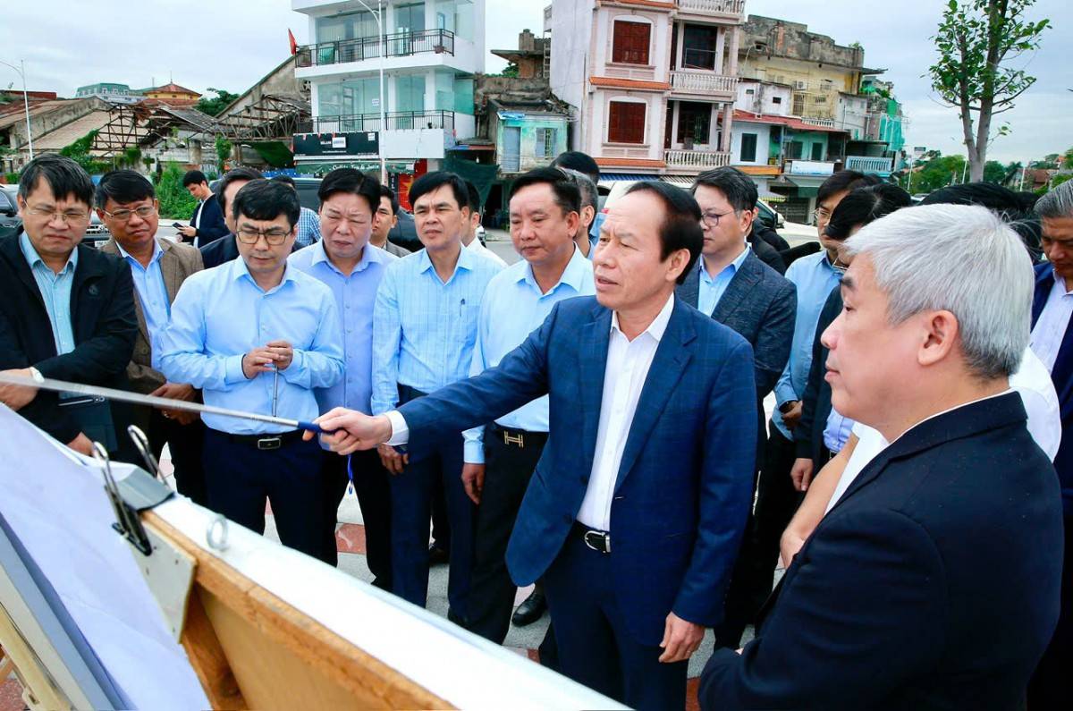 Đồng chí Bí thư Thành ủy đi kiểm tra tiến độ thực hiện Dự án phát triển thành phố Hải Phòng ứng phó với biến đổi khí hậu.