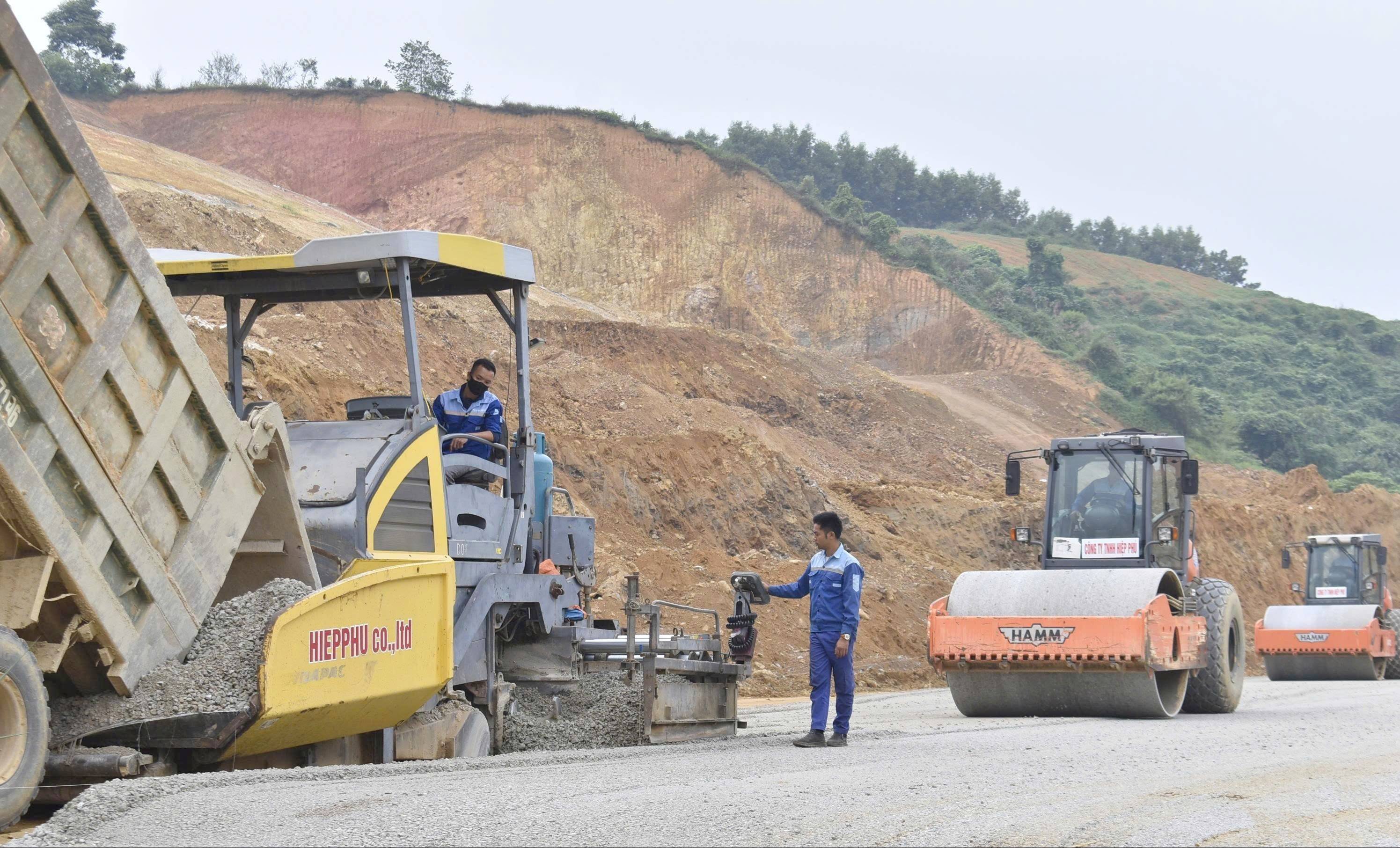 Từ cao tốc đến cầu dân sinh: Tuyên Quang định hình diện mạo phát triển mới