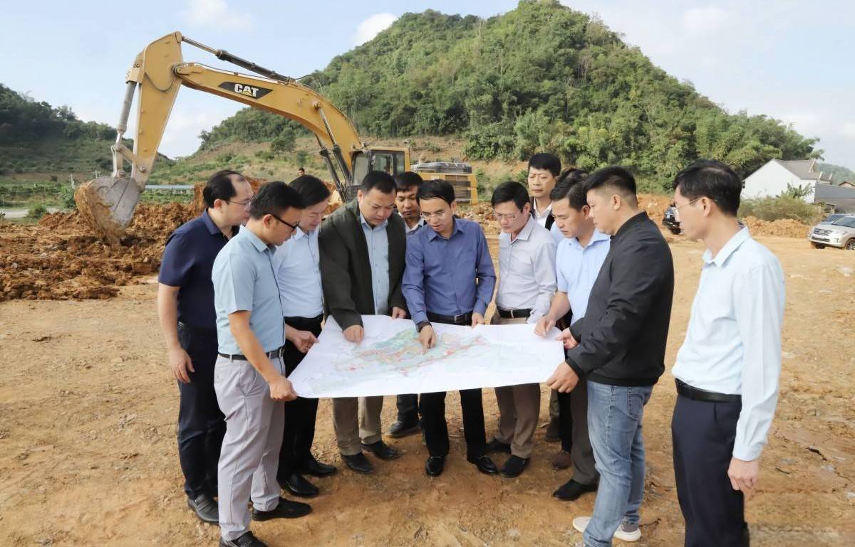 Sơn La đẩy nhanh tiến độ các dự án hạ tầng trọng điểm tại Chiềng Cơi, Chiềng Sinh