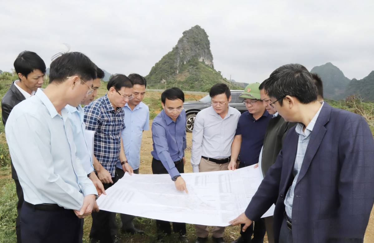 Sơn La đẩy nhanh tiến độ các dự án hạ tầng trọng điểm tại Chiềng Cơi, Chiềng Sinh