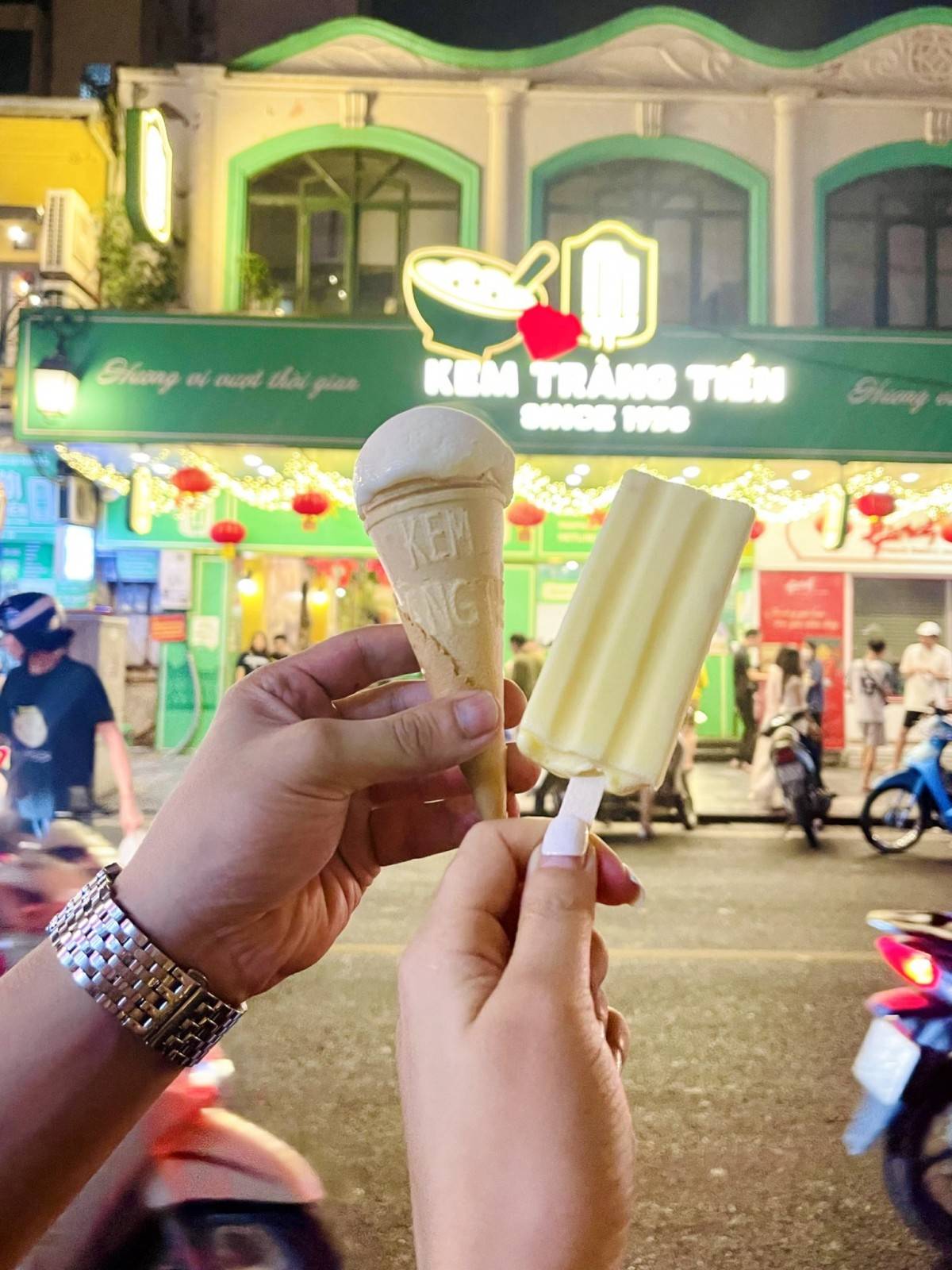 Hành trình khám phá ẩm thực Hà Nội giữa phố cổ