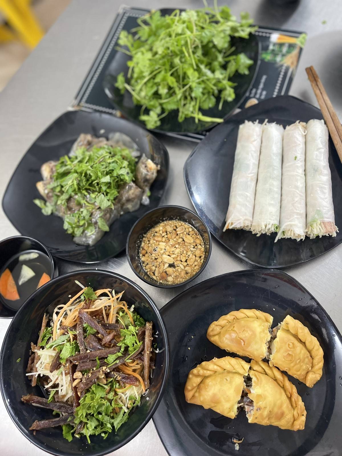 Hành trình khám phá ẩm thực Hà Nội giữa phố cổ