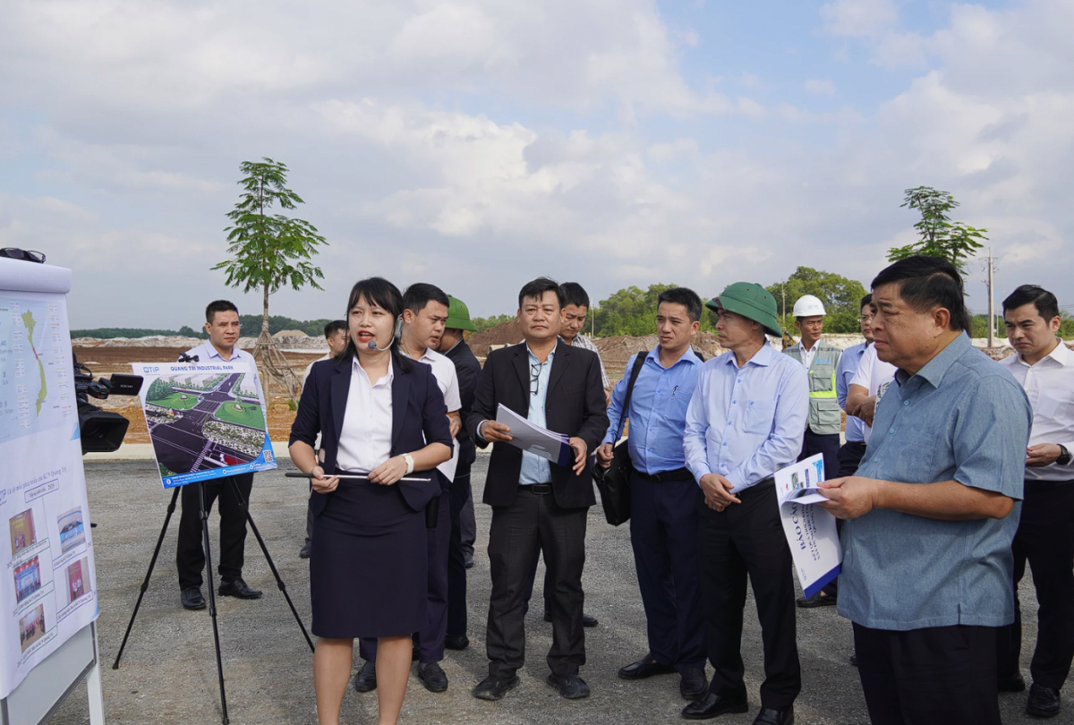 Phó Thủ tướng Nguyễn Chí Dũng kiểm tra loạt dự án trọng điểm tại Quảng Trị