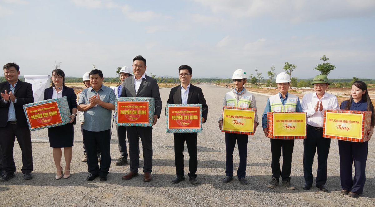 Phó Thủ tướng Nguyễn Chí Dũng kiểm tra loạt dự án trọng điểm tại Quảng Trị