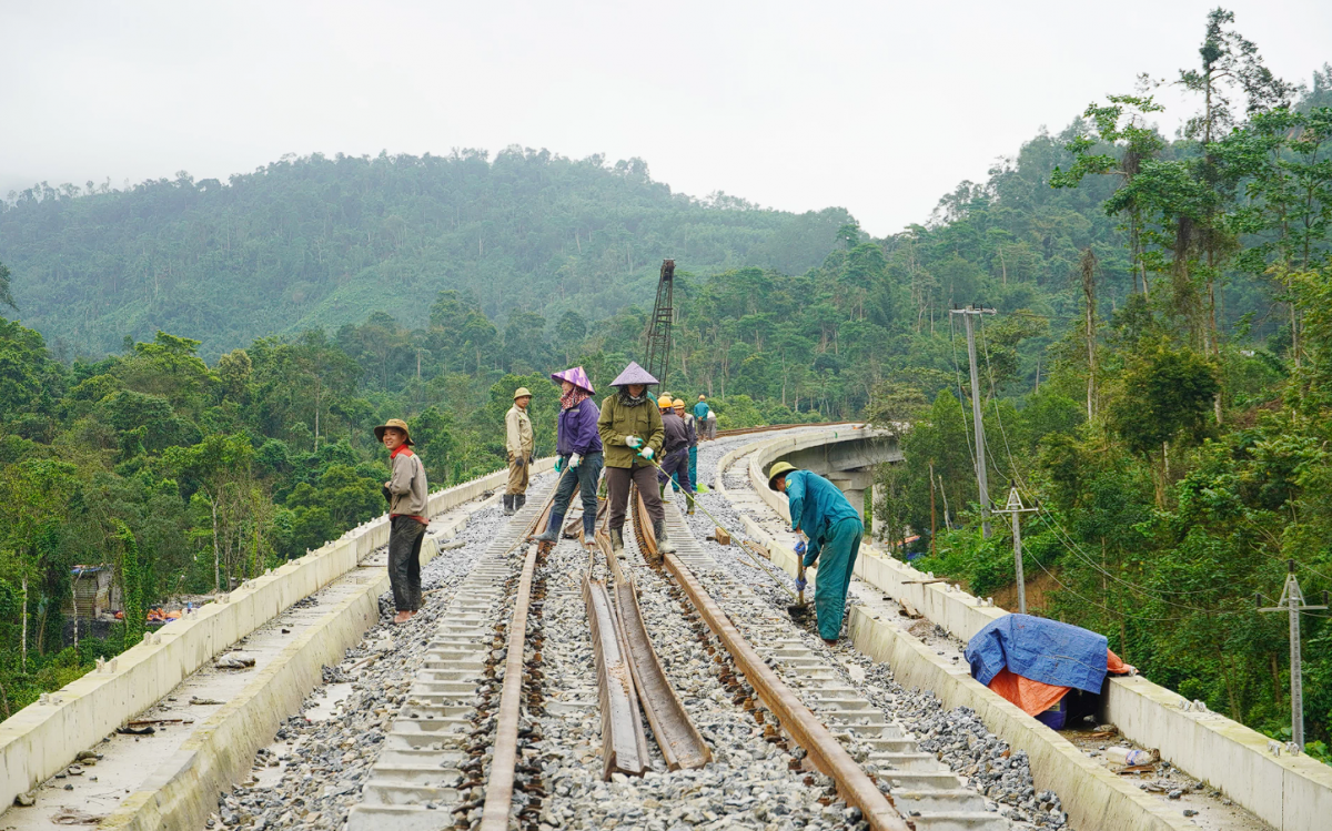 Quảng Trị khẩn trương thi công dự án cải tạo đường sắt qua đèo Khe Nét