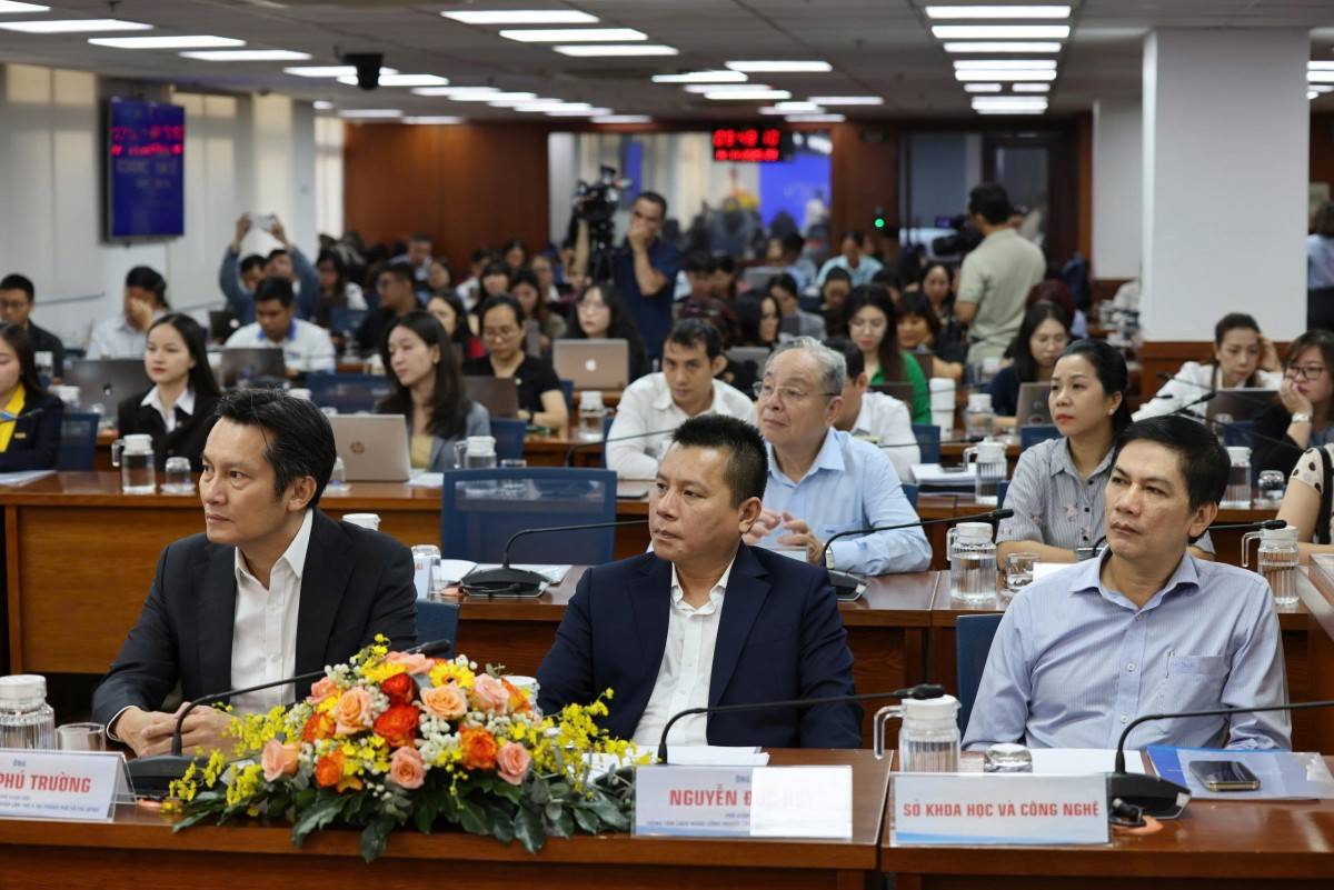 Quang cảnh họp báo.