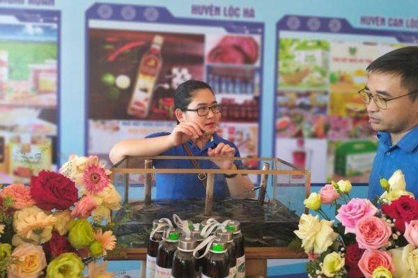 Câu chuyện về loại nước mắm Làng Xưa "đắt xắt ra miếng"