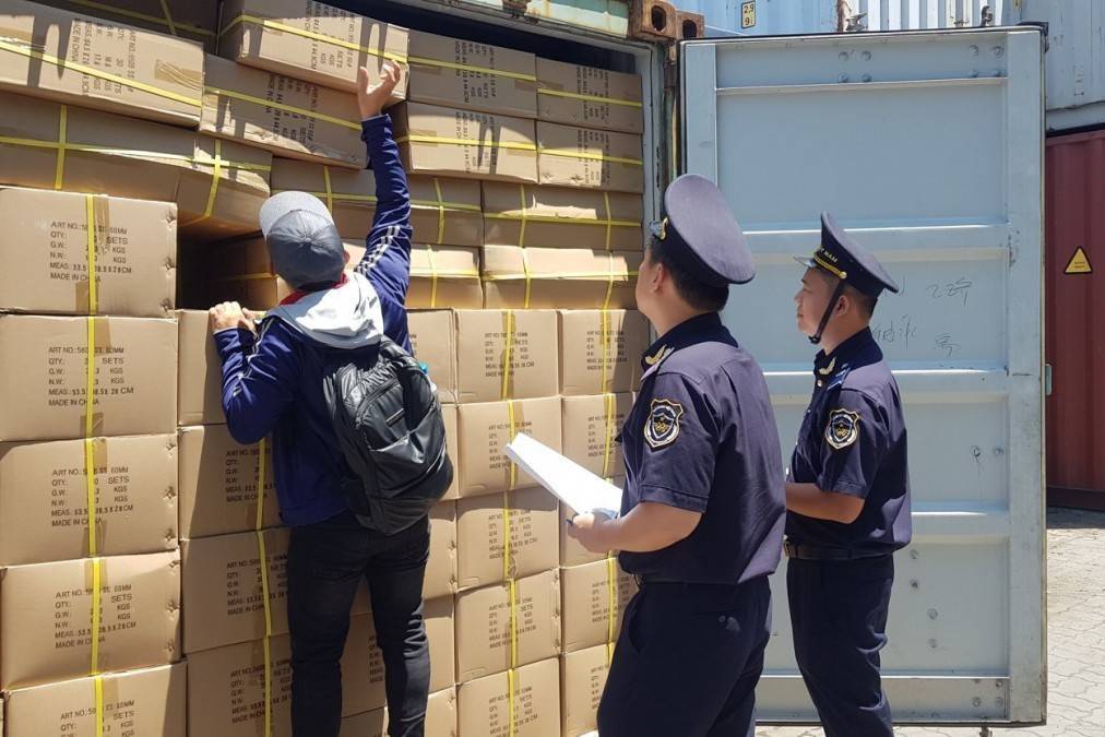 Hải quan siết kiểm tra mặt hàng khai báo là gạch, đá ốp lát nhân tạo