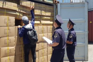 Hải quan siết kiểm tra mặt hàng khai báo là gạch, đá ốp lát nhân tạo