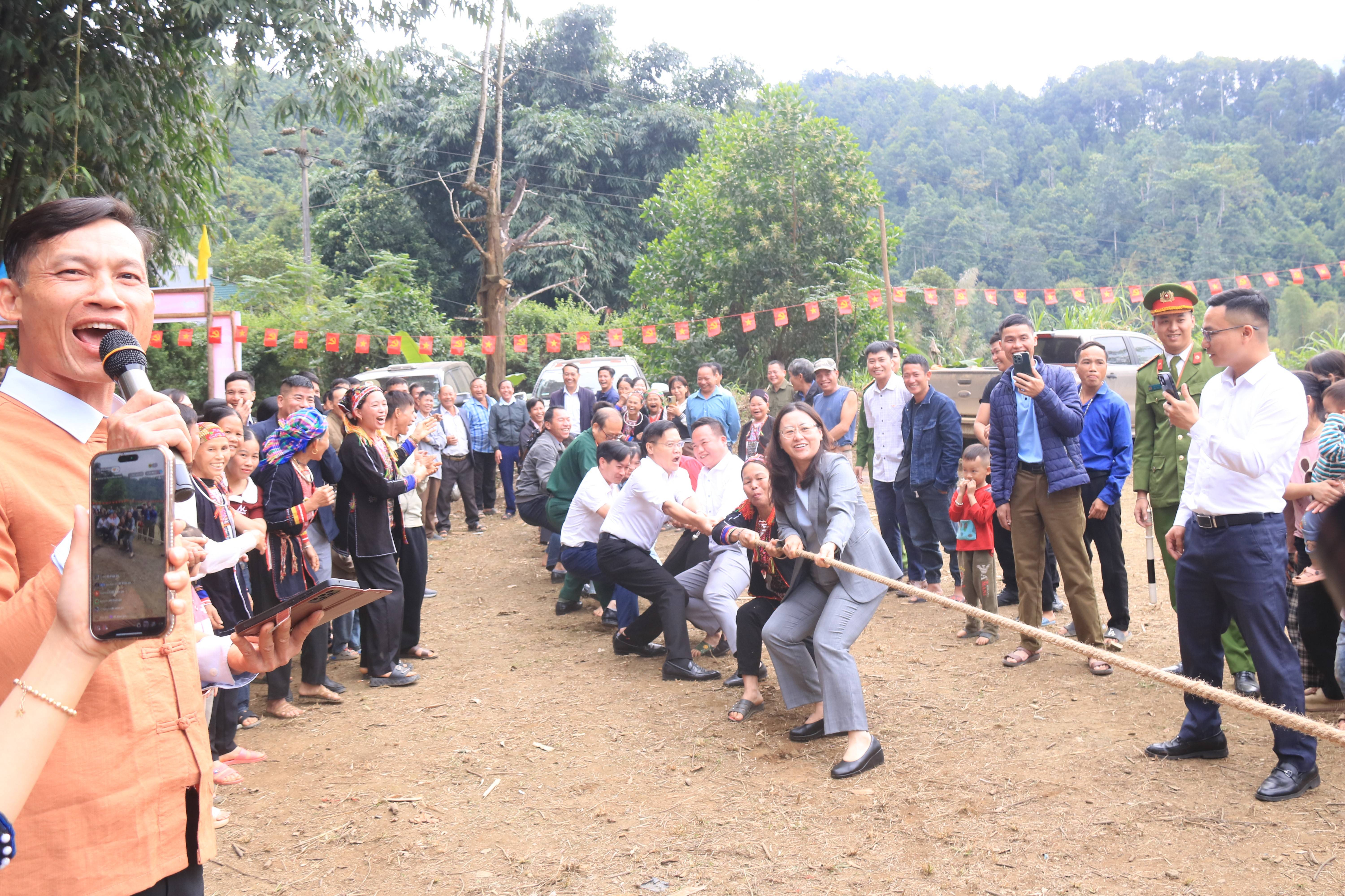 Phát huy sức mạnh đại đoàn kết xây dựng khối thống nhất bền vững giữa chính quyền hai cấp và nhân dân