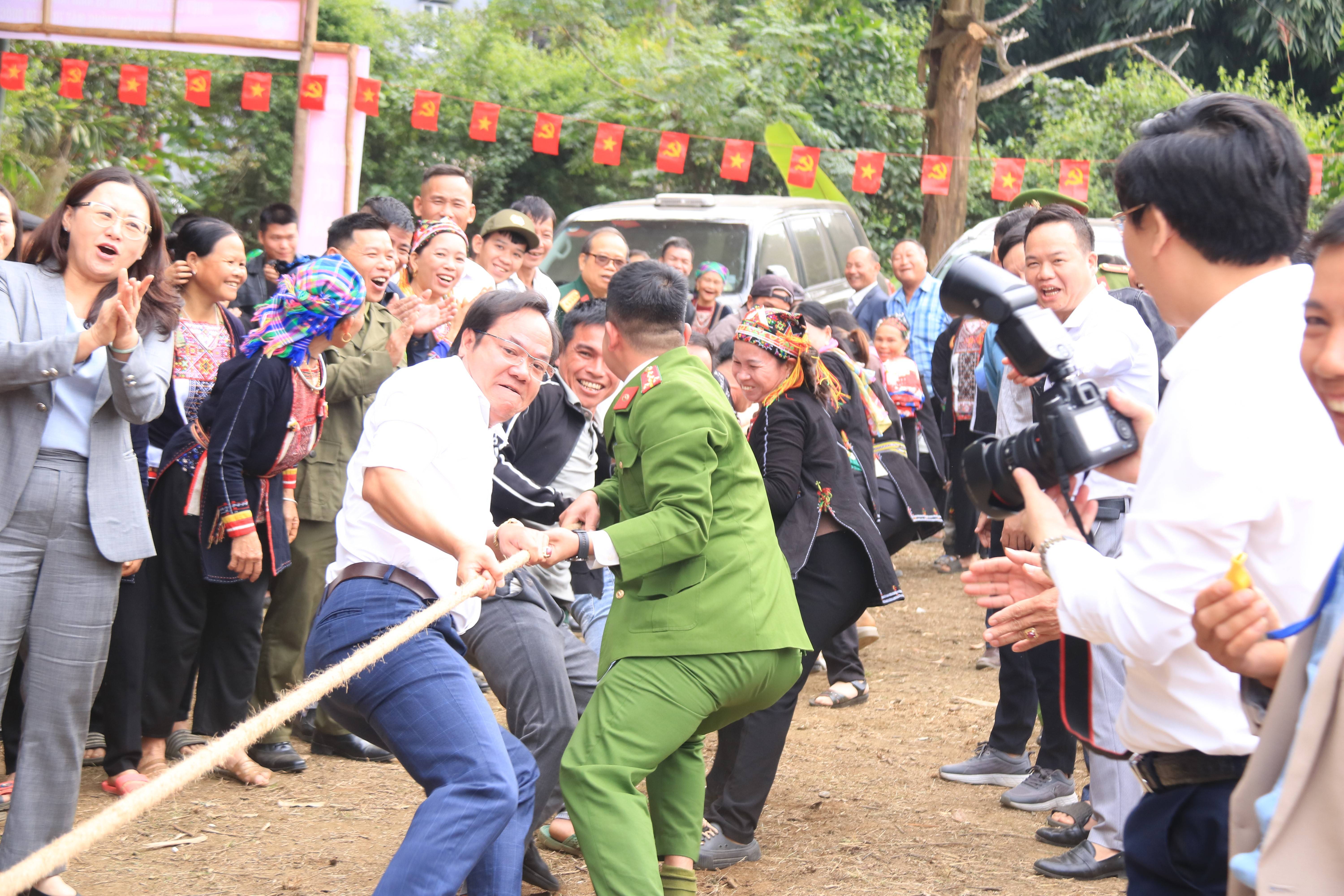 Phát huy sức mạnh đại đoàn kết xây dựng khối thống nhất bền vững giữa chính quyền hai cấp và nhân dân