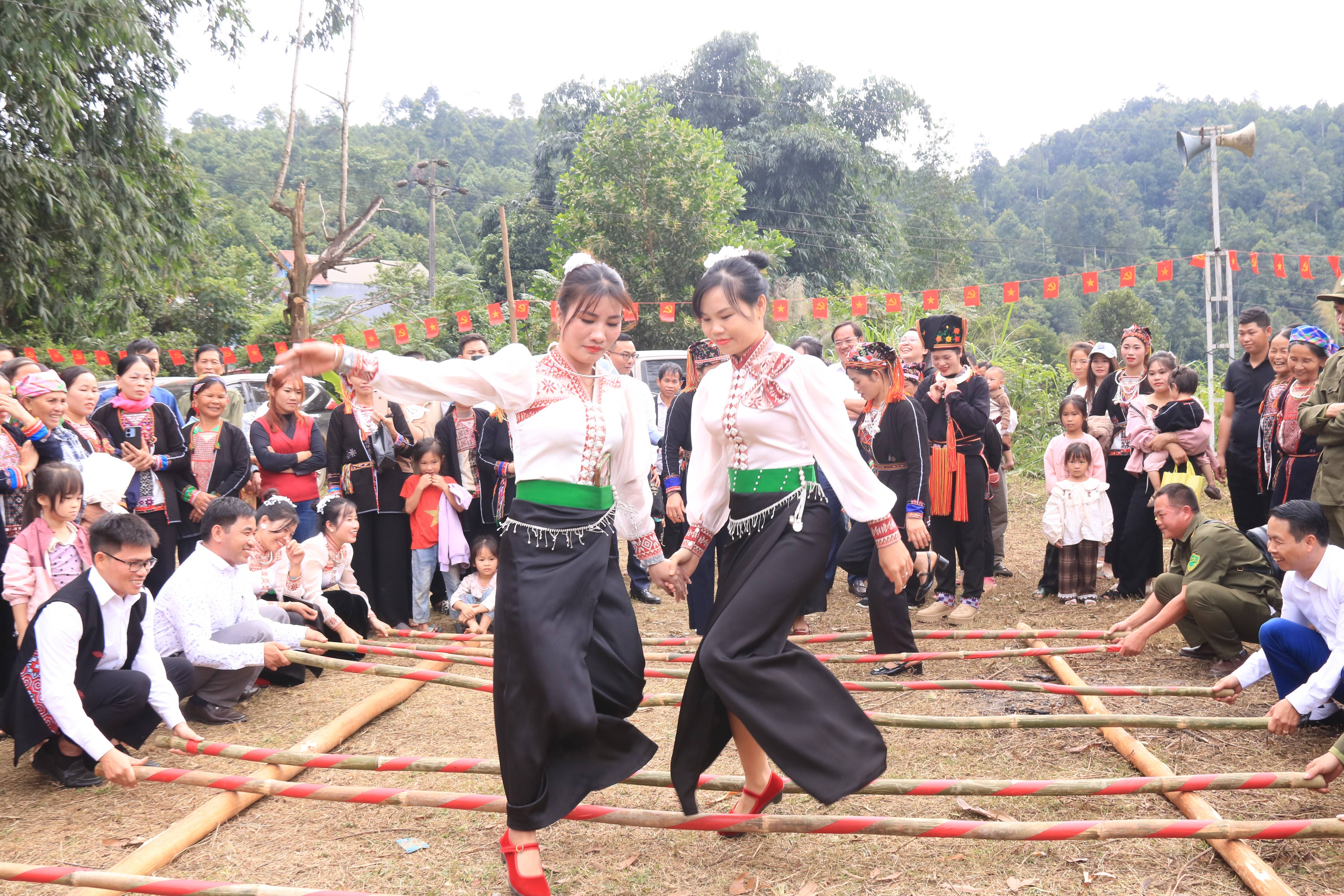 Phát huy sức mạnh đại đoàn kết xây dựng khối thống nhất bền vững giữa chính quyền hai cấp và nhân dân