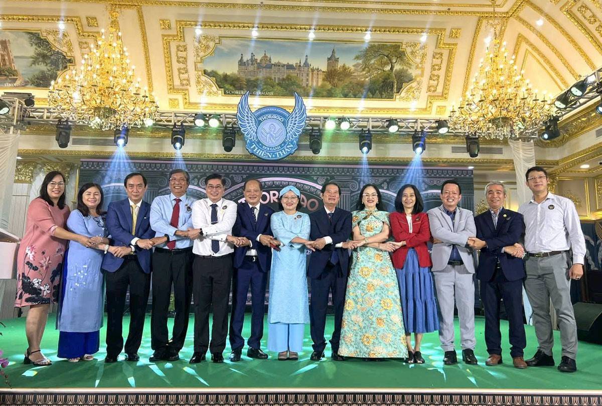 Thương hiệu mỹ phẩm 65 năm kiên định bản sắc riêng từ thiên nhiên