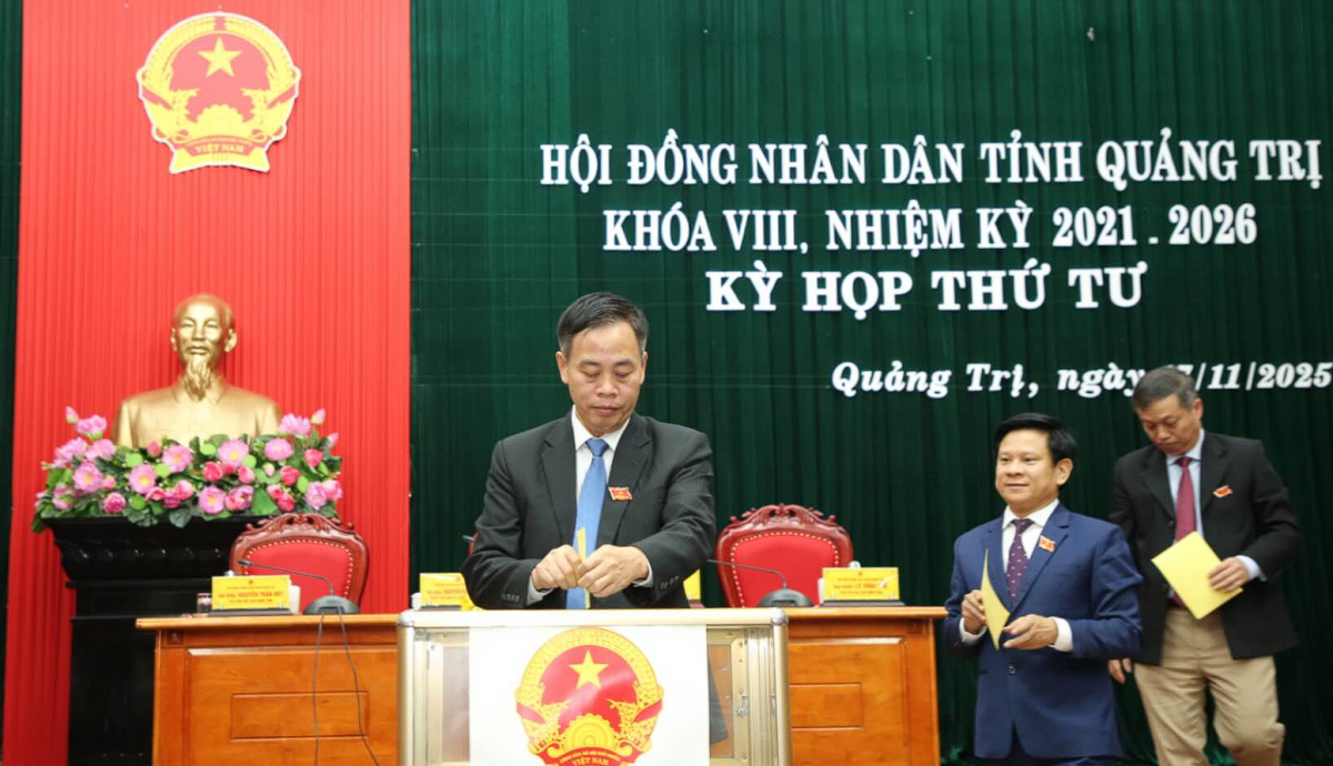 Ông Lê Hồng Vinh giữ chức Chủ tịch UBND tỉnh Quảng Trị