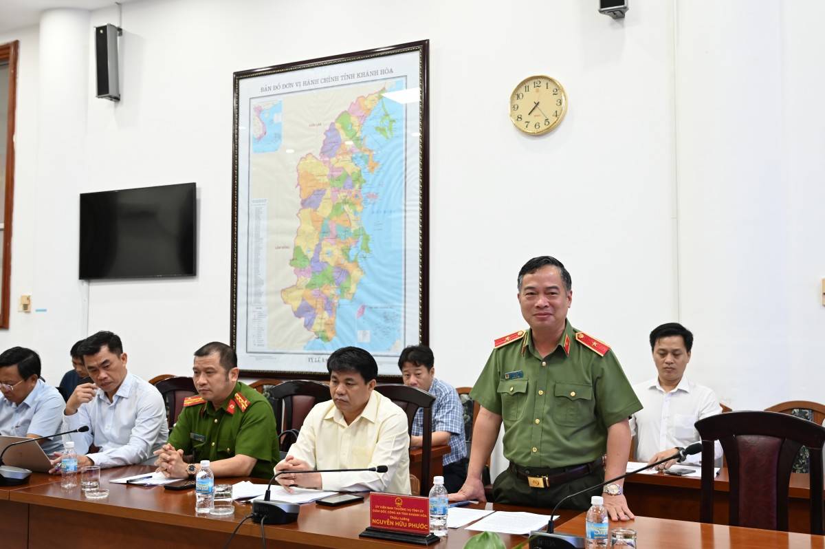 Bí thư Tỉnh ủy Nghiêm Xuân Thành chủ trì họp khẩn cấp, chỉ đạo quyết liệt ứng phó mưa lũ báo động trên địa bàn Khánh Hòa