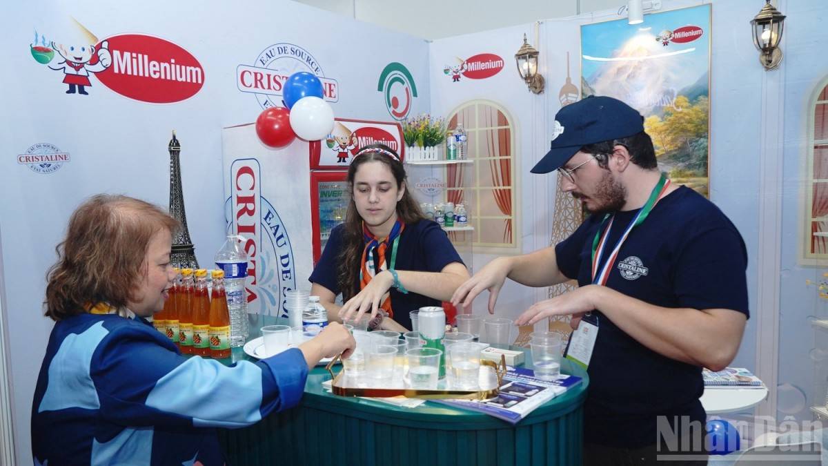 Cristaline – Nước Suối thiên nhiên từ Pháp chính thức ra mắt người tiêu dùng Việt Nam