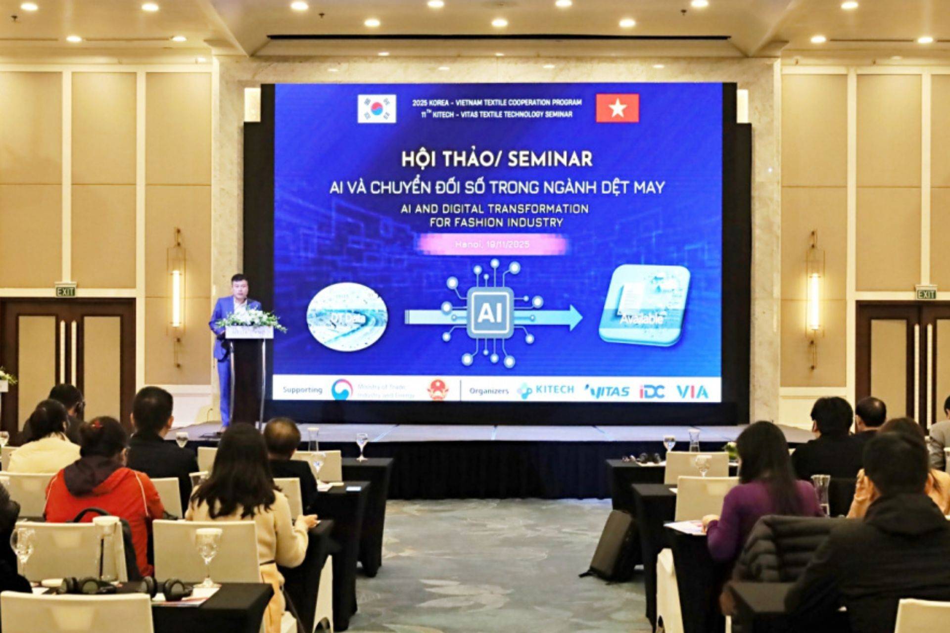 Doanh nghiệp dệt may tăng tốc chuyển đổi kép: Số hóa sản xuất, mở rộng xanh hóa