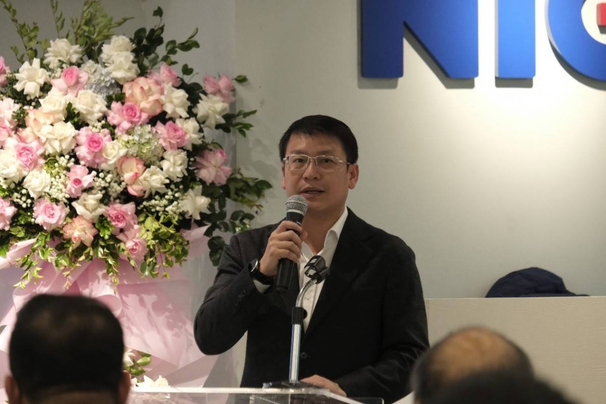 Ông Vũ Kiêm Văn - Phó Chủ tịch, Tổng Thư ký Hội Truyền thông số Việt Nam phát biểu tại Lễ Khai giảng Chương trình