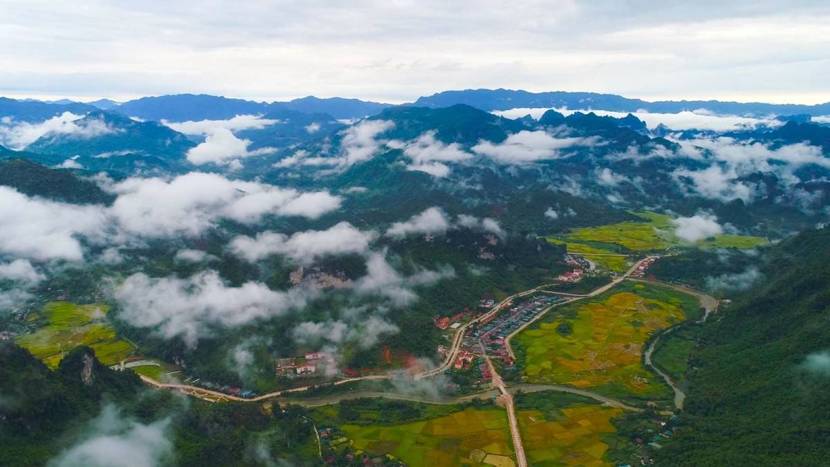 Du khách tìm lên mùa mây Tuyên Quang đẹp như giấc mơ trắng đầu đông