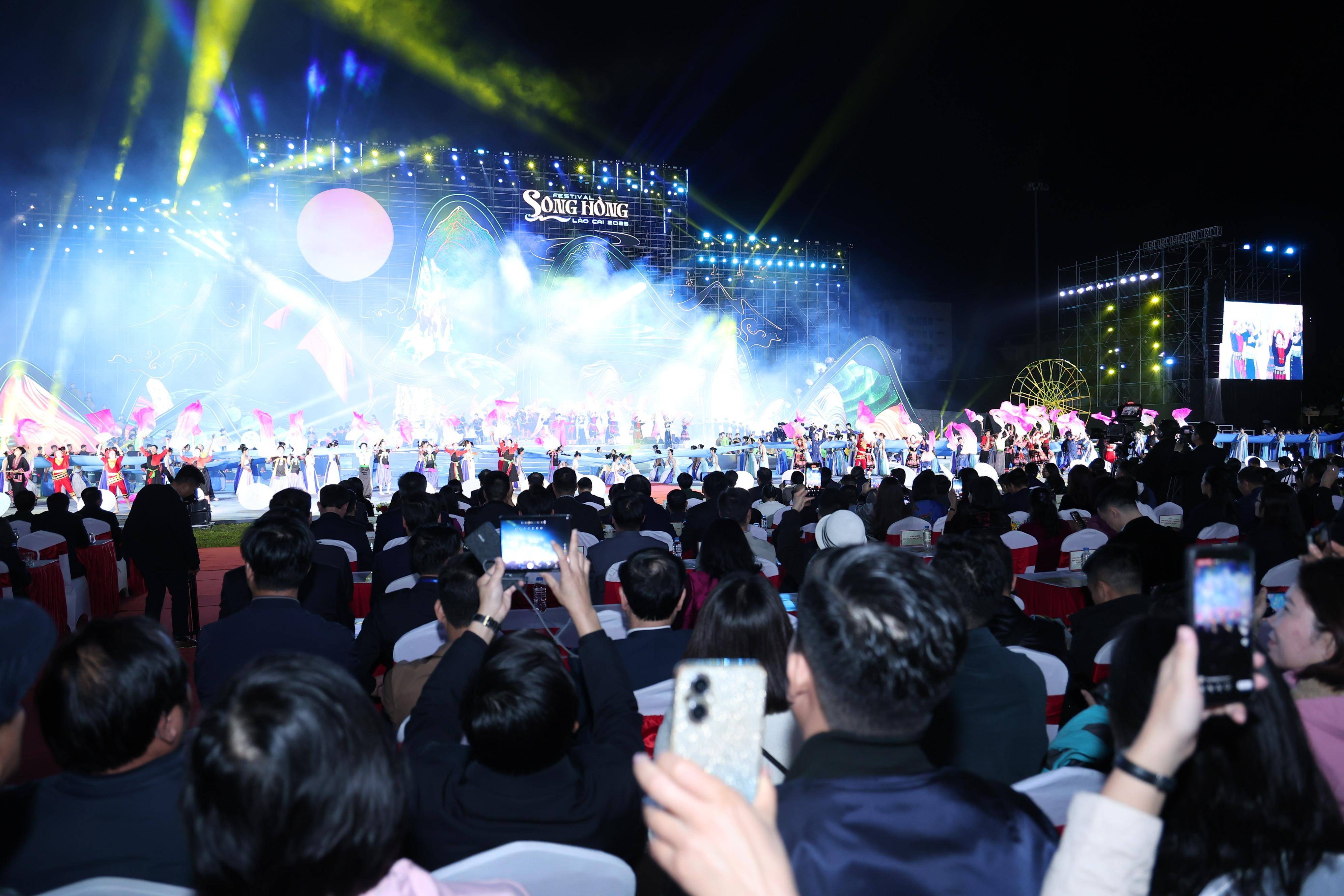 Khai mạc Festival Sông Hồng 2025: Không gian hội tụ văn hóa và giao thương Việt – Trung