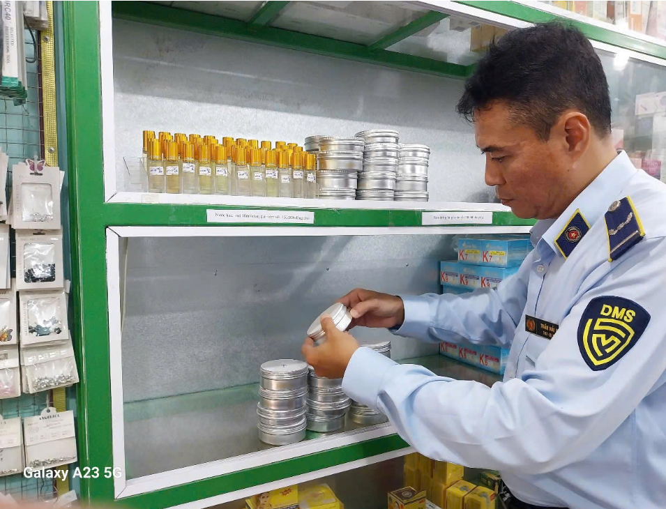 TP.HCM: Một tháng kiểm tra xử lý hơn 300 vụ vi phạm về buôn lậu và gian lận thương mại