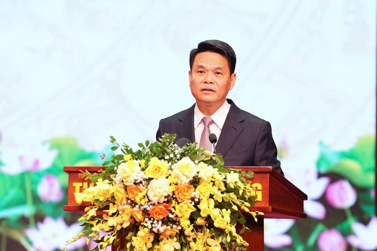 Đồng chí Lê Ngọc Châu, Phó bí thư Thành uỷ, Chủ tịch UBND thành phố phát biểu khai mạc Hội nghị