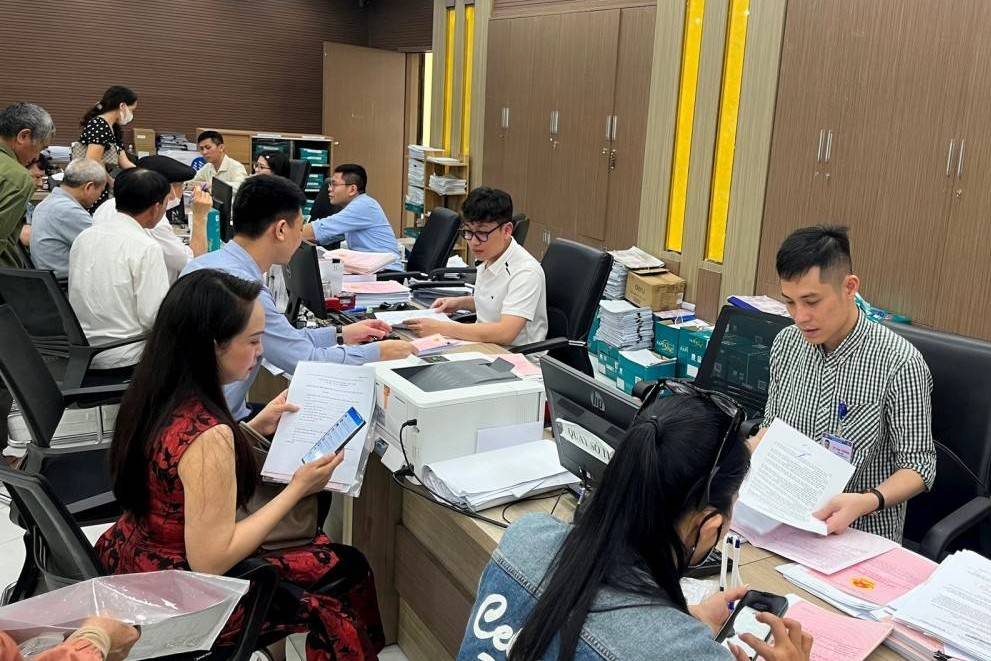 Ban hành Nghị quyết cắt giảm, đơn giản hóa gần 800 thủ tục hành chính dựa trên dữ liệu