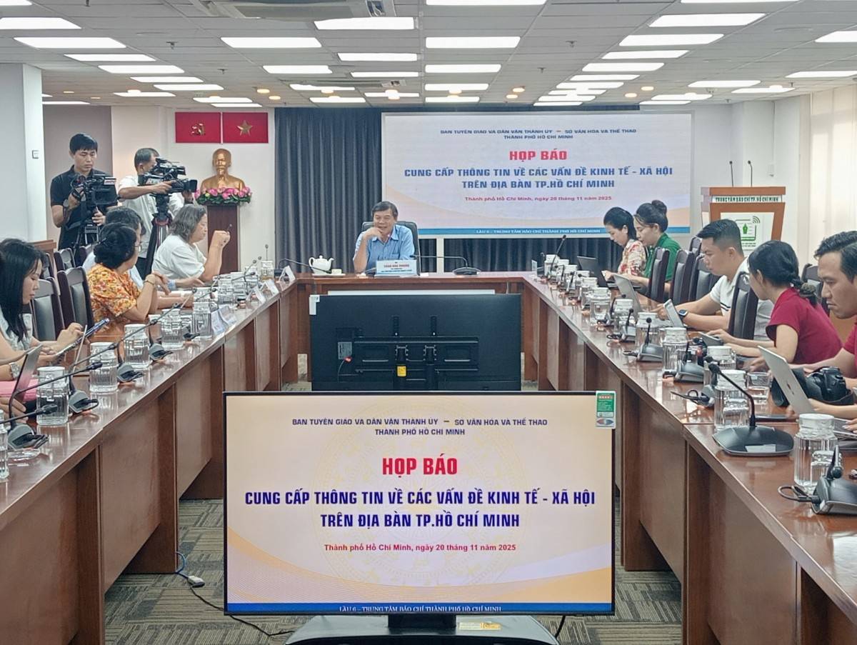 Quang cảnh buổi họp báo.