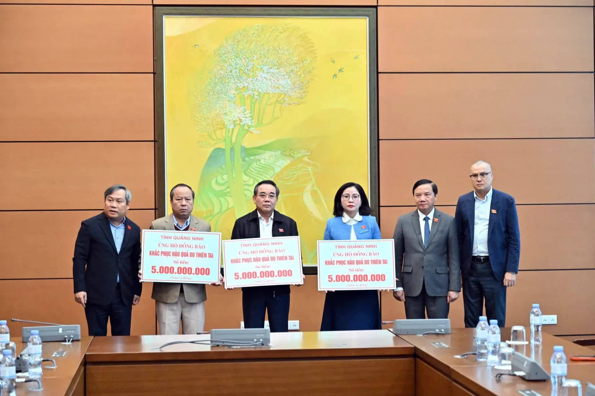 Vùng lũ - nơi giành dật sự sống, nơi tình người rõ nét: tình quân dân, nghĩa đồng bào