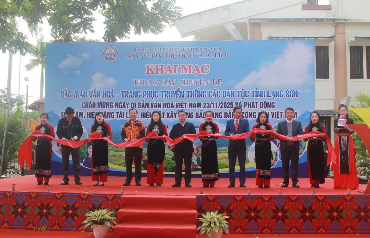 Trưng bày “Sắc màu văn hoá – Trang phục truyền thống các dân tộc tỉnh Lạng Sơn”