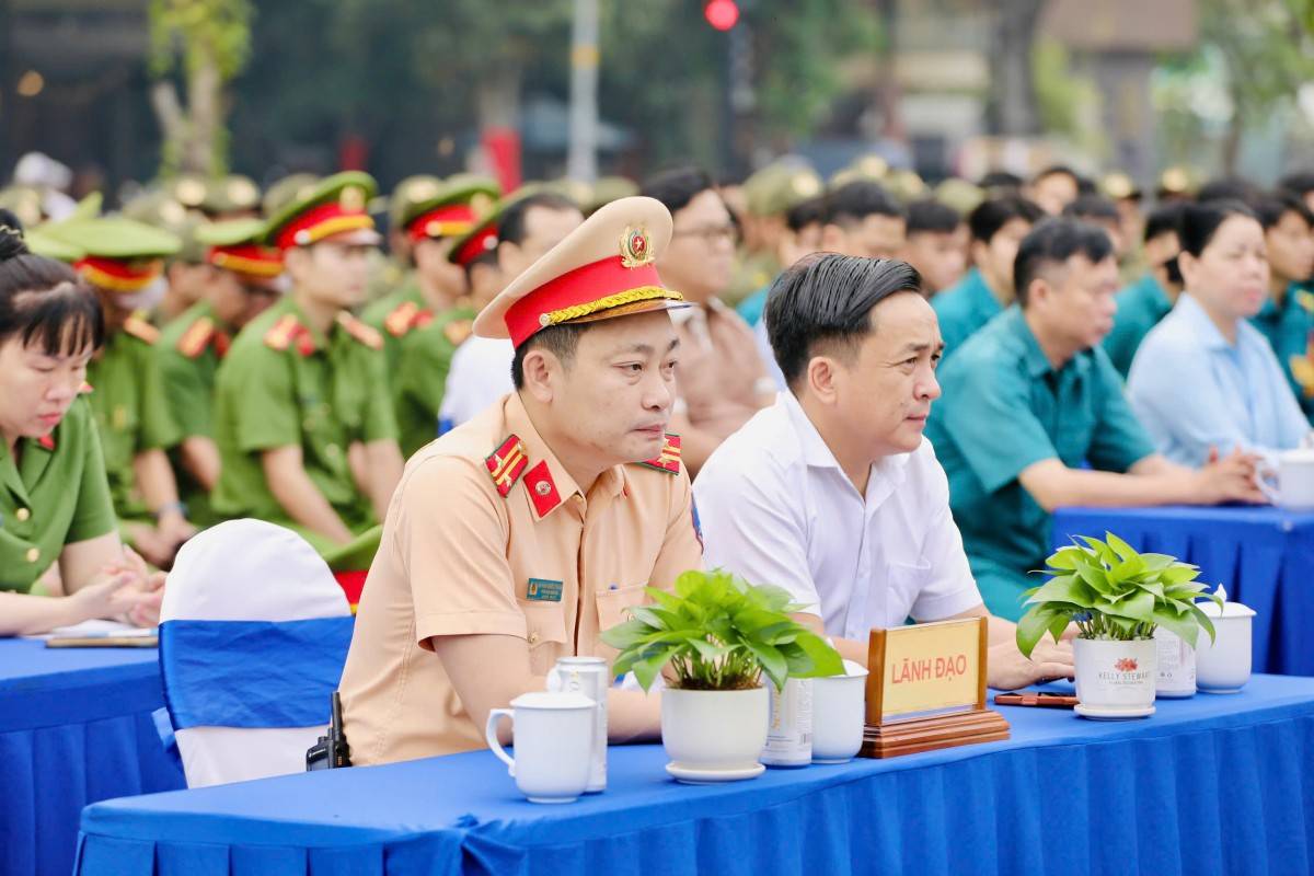 Phường Bình Tân (TP. Hồ Chí Minh) ra quân đảm bảo trật tự giao thông, lập lại trật tự đô thị