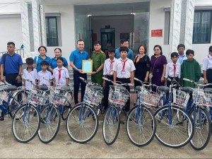 Vĩnh Long: Công an xã Long Thành lan tỏa mô hình “Tiền lẻ chia sẻ yêu thương”